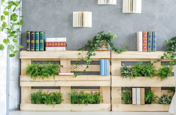 Kwietnik z palet – jak zrobić? Tłumaczymy krok po kroku