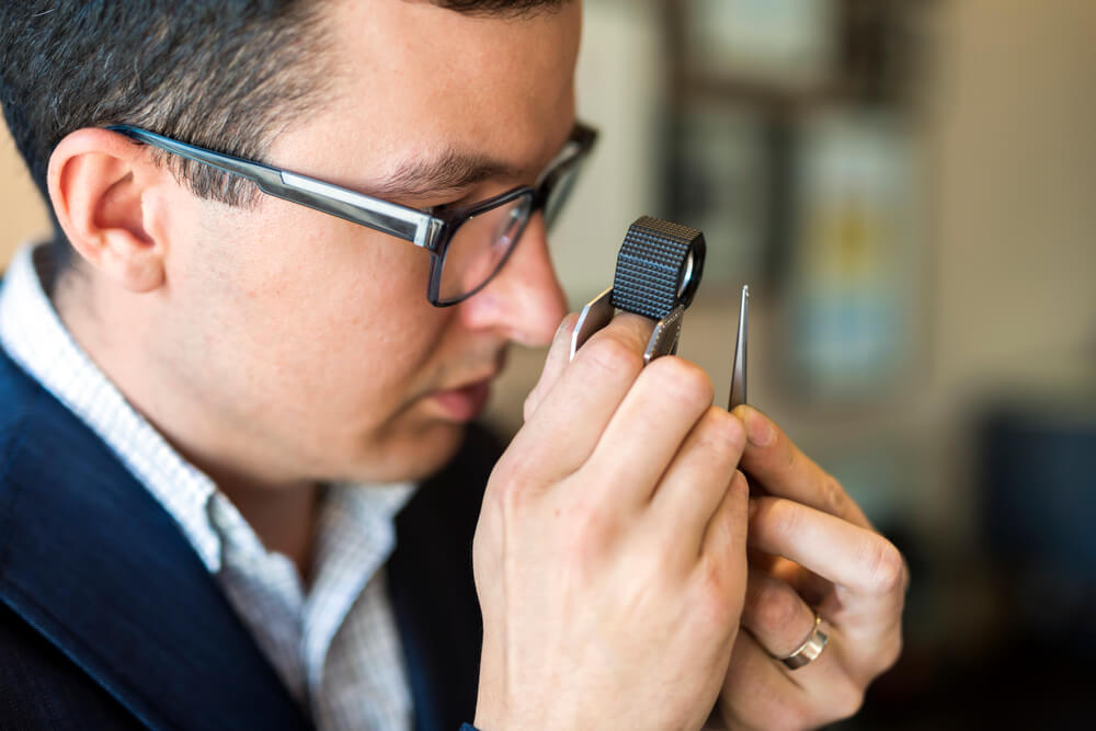 Różnica w cenie - diament a brylant 