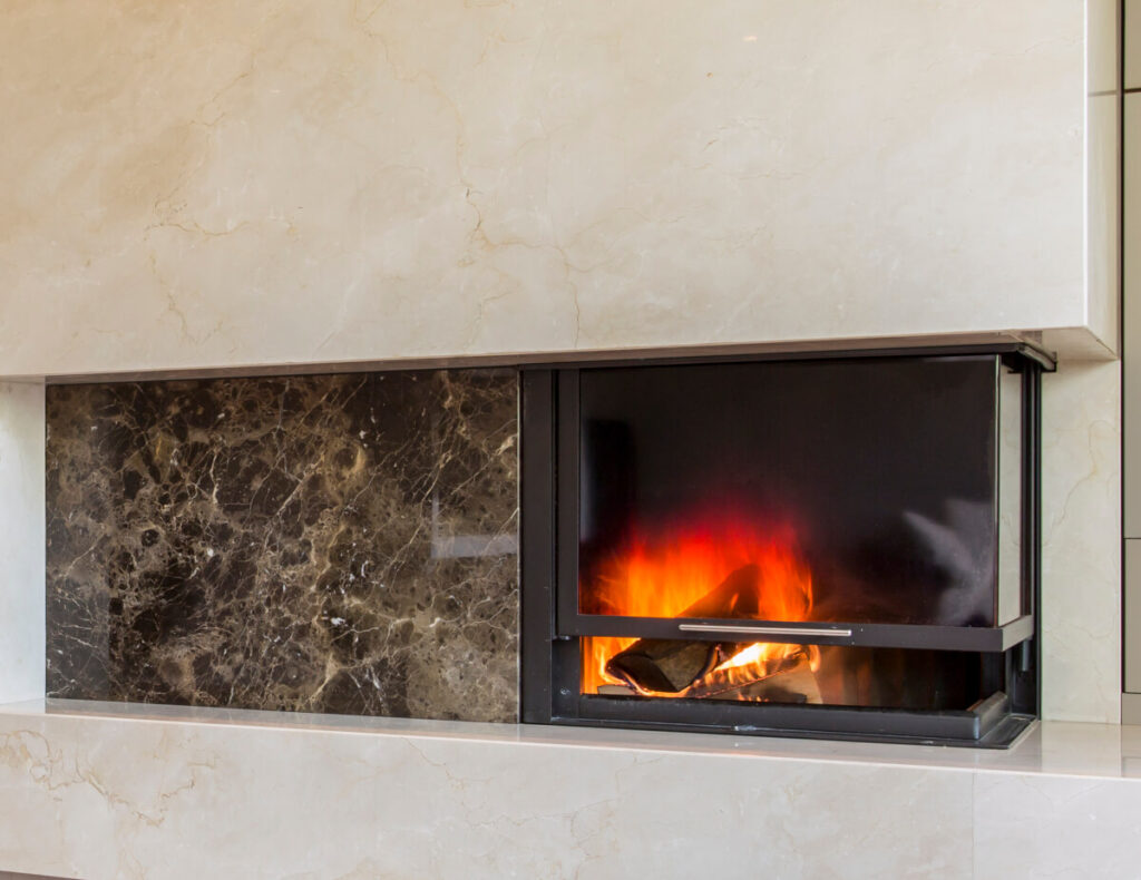 kominek w ścianie pomieszczenia kominek w kuchni