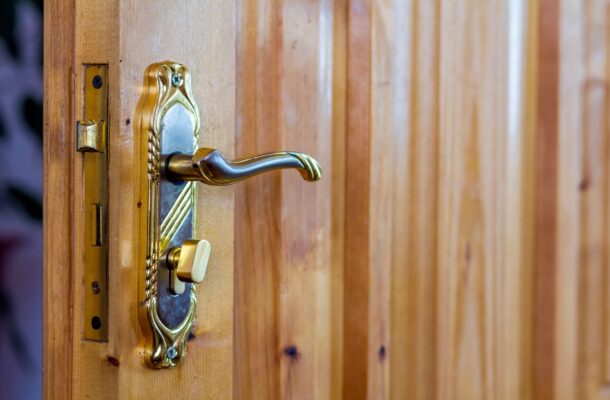 Jak dobrać klamkę do drzwi zewnętrznych?