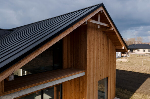 Elewacja domu z drewnem – propozycje i inspiracje na nowoczesny design