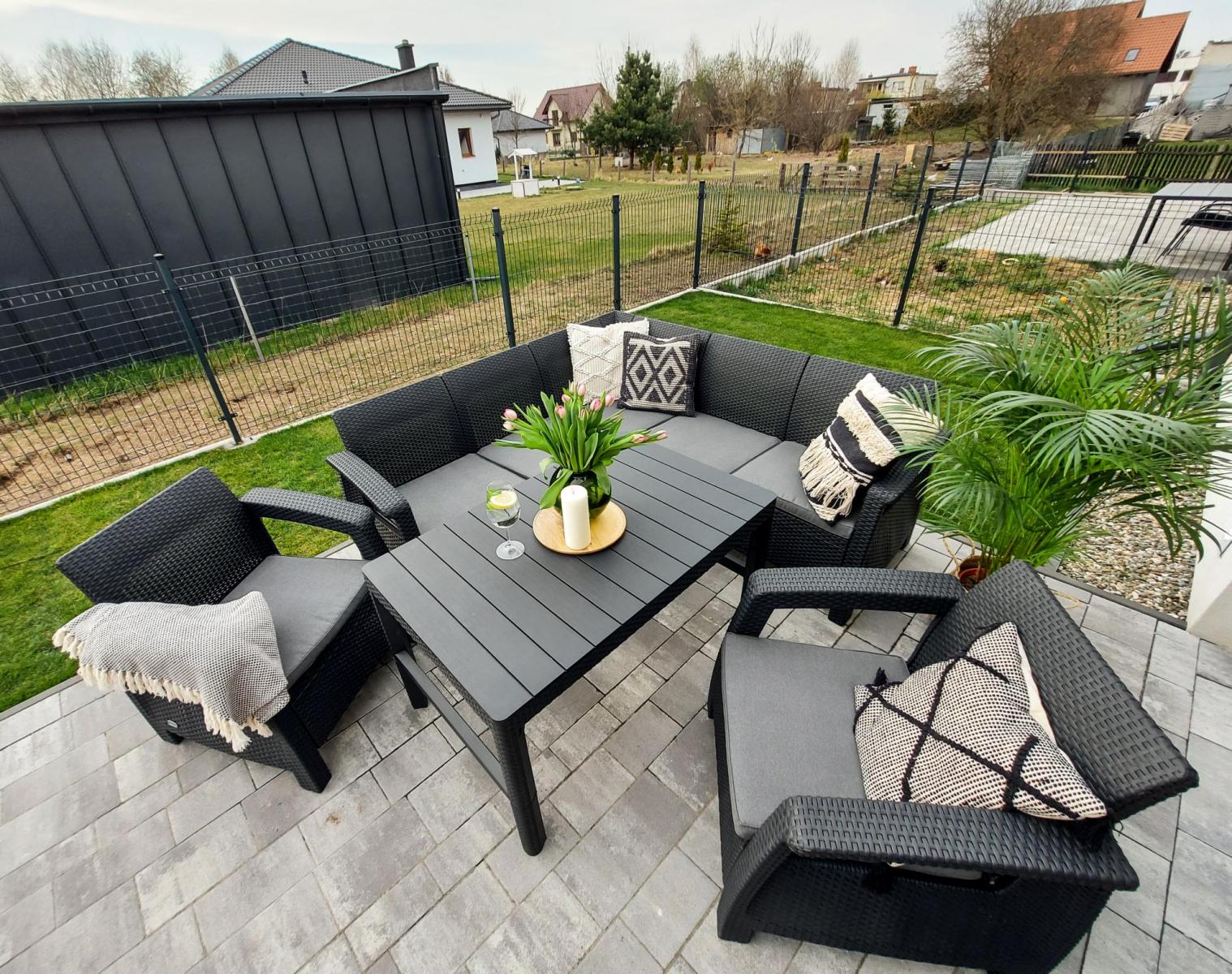 Keter – Stwórz przytulną oazę na swoim tarasie czy w ogrodzie