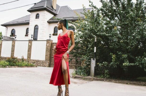 Sukienki na specjalne okazje – poradnik zakupowy