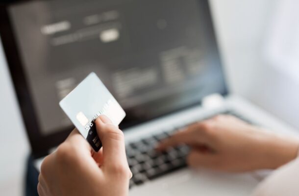 Jak możesz zadbać o bezpieczeństwo płatności online?