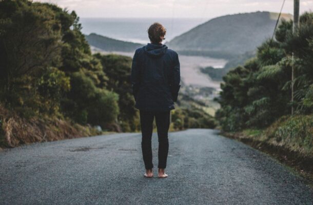 Idealna kurtka wiosenna dla pana plus size – co wybrać?