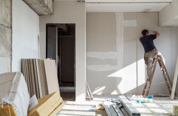 Jak w 2024 roku wybrać kontraktora do renowacji swojego domu?