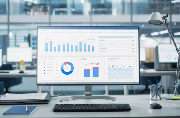 Kompletny przewodnik po zakupie poleasingowego monitora – kluczowe kryteria wyboru