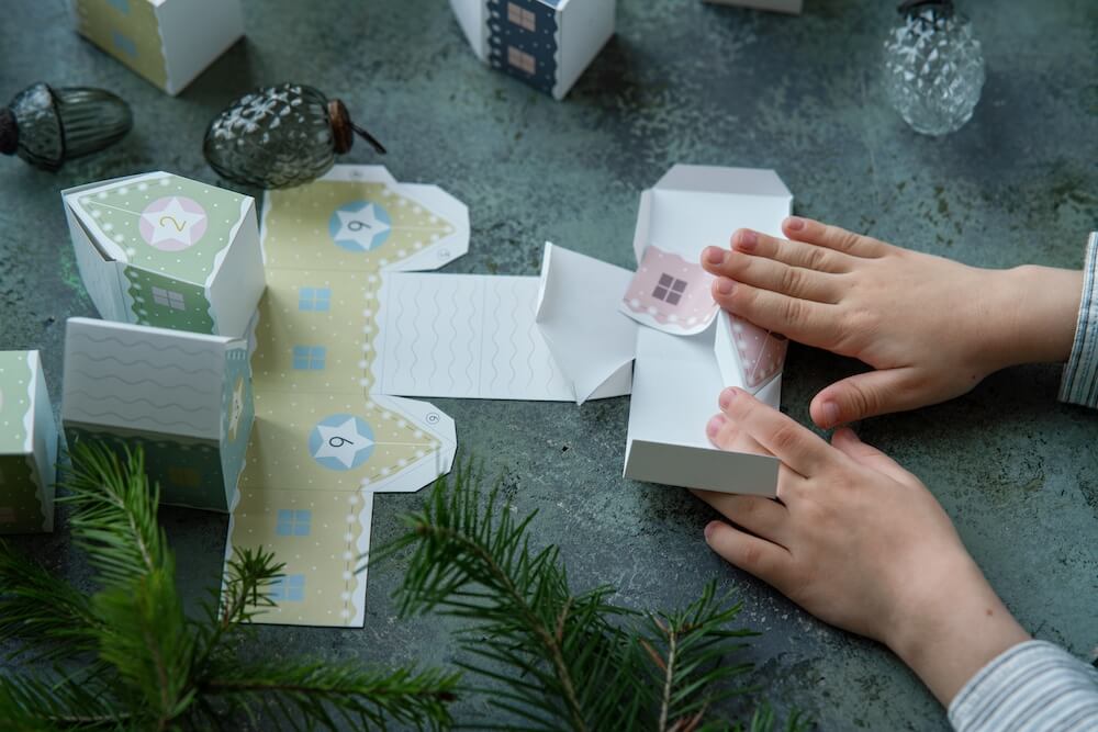 Opakowanie na prezent DIY Pakowanie prezentu świątecznego w pudełko DIY z origami