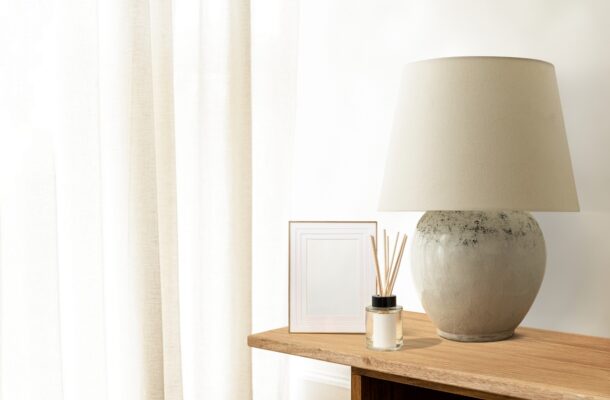 Jak zabezpieczyć lampę stołową przed upadkiem?