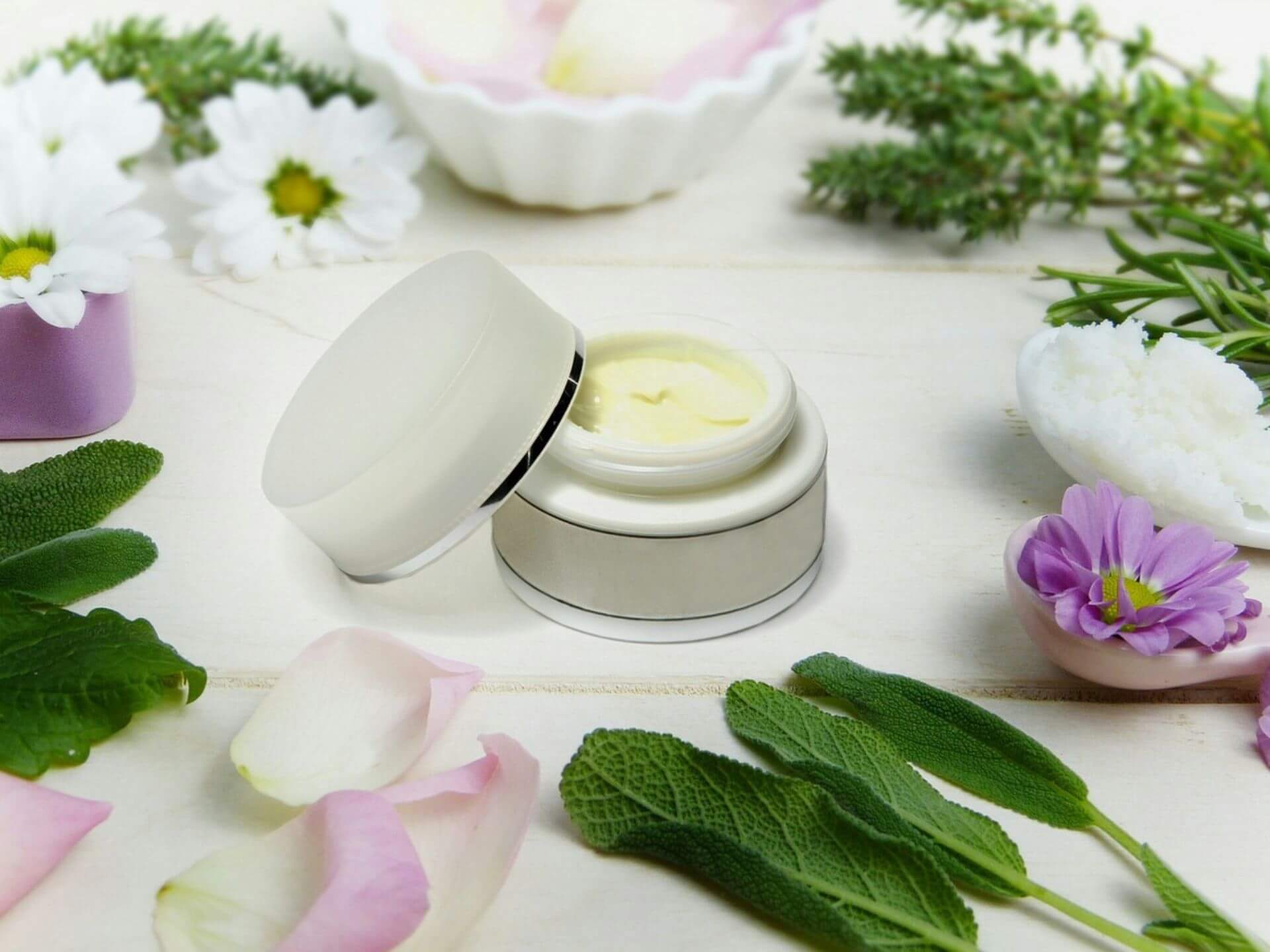 Zestawy prezentowe z kosmetykami dla niej