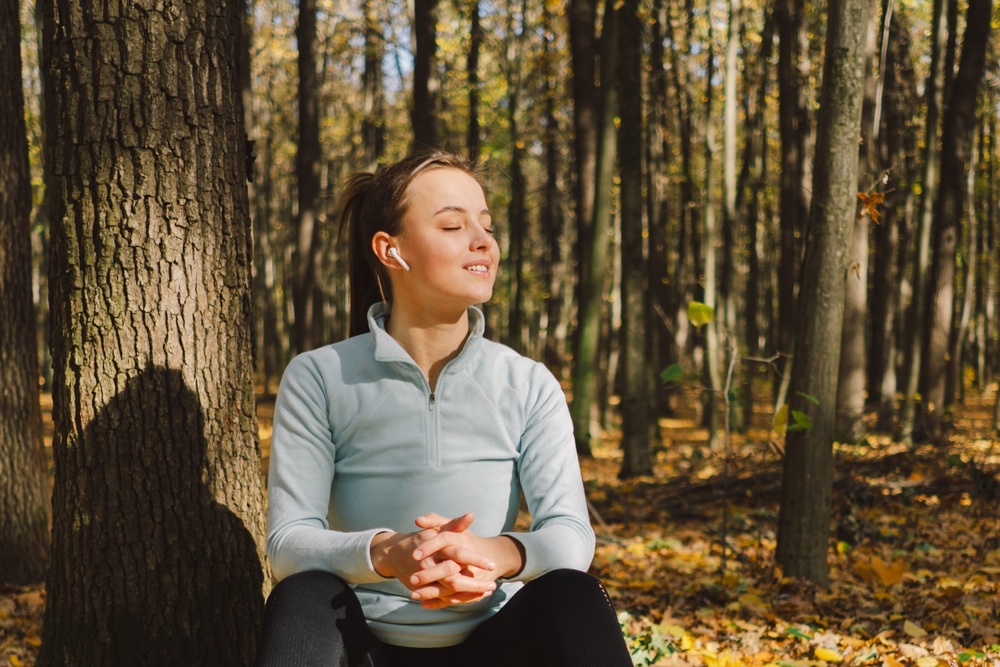 Jak pozbyć się stresu medytując w lesie