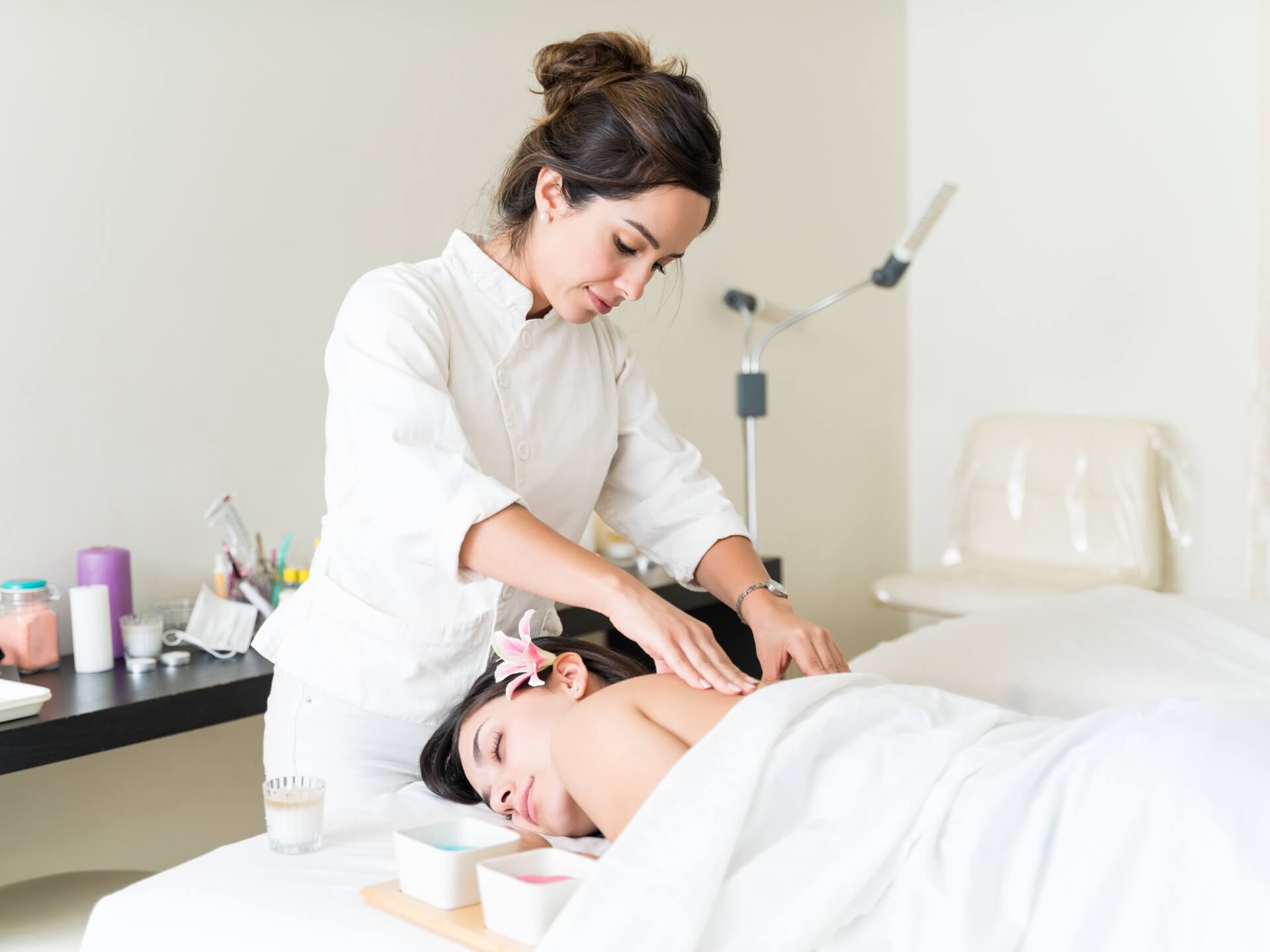 Jak urządzić mały salon kosmetyczny?