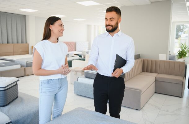 Meble na wymiar vs. gotowe zestawy – co wybrać?