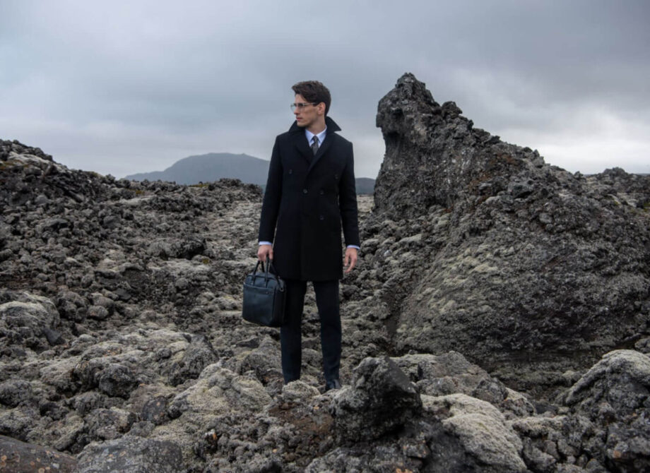 Jesienne stylizacje – jak łączyć marynarki, swetry i płaszcze?