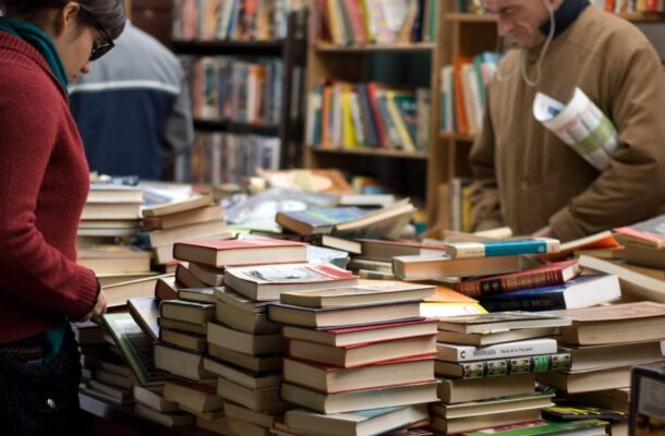 Zalety kupowania książek używanych – dlaczego warto sięgnąć po drugi obieg?