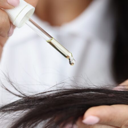 Olejowanie włosów – hit czy kit? Podpowiadamy, jak robić to z głową