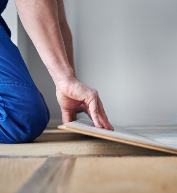 Układanie paneli – ceny w 2026 roku