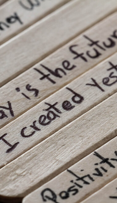 Aforyzmy alfabetycznie – najpiękniejsze sentencje na każdą literę alfabetu