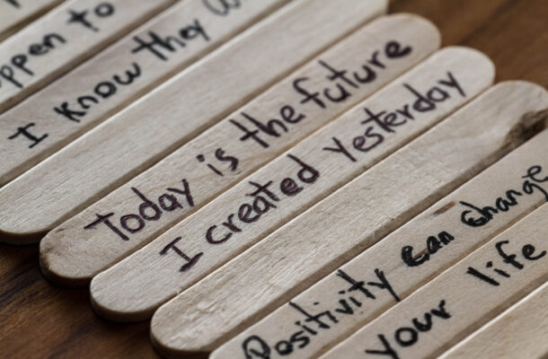 Aforyzmy alfabetycznie – najpiękniejsze sentencje na każdą literę alfabetu