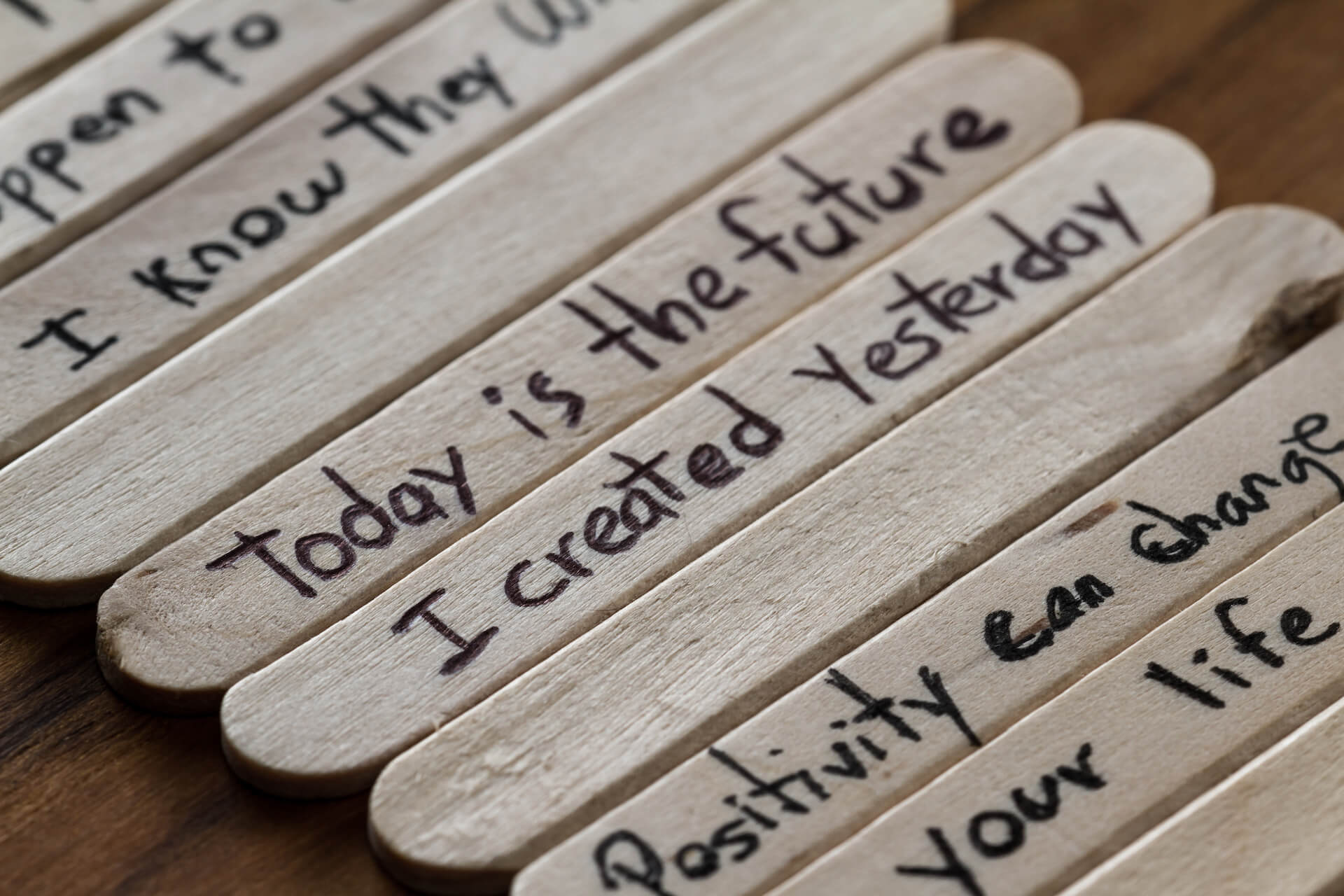 Aforyzmy alfabetycznie – najpiękniejsze sentencje na każdą literę alfabetu