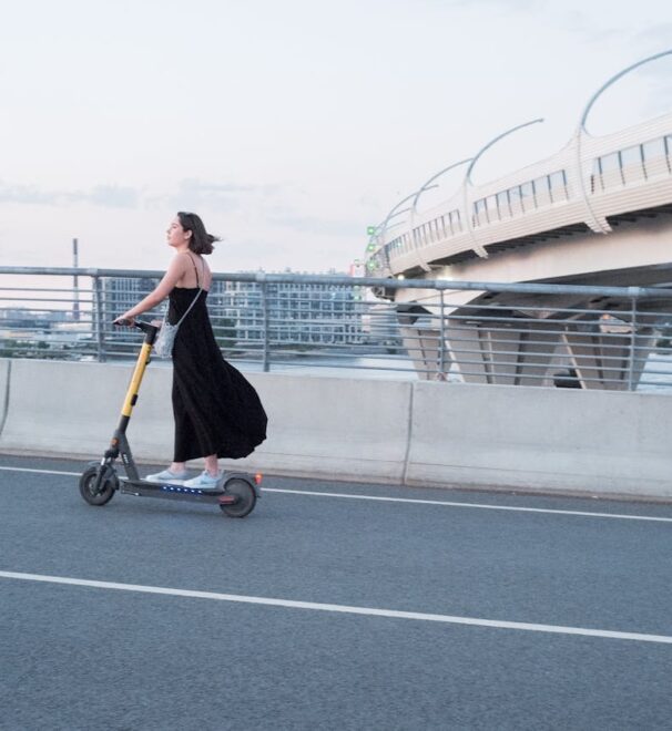 Hulajnoga zamiast komunikacji miejskiej. Dlaczego warto?