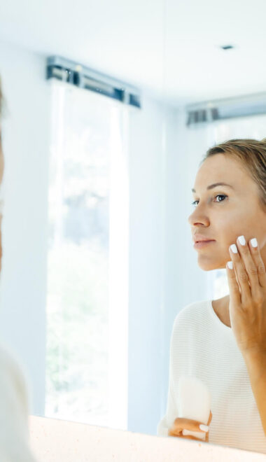 Sposoby na skuteczne nawilżenie skóry twarzy