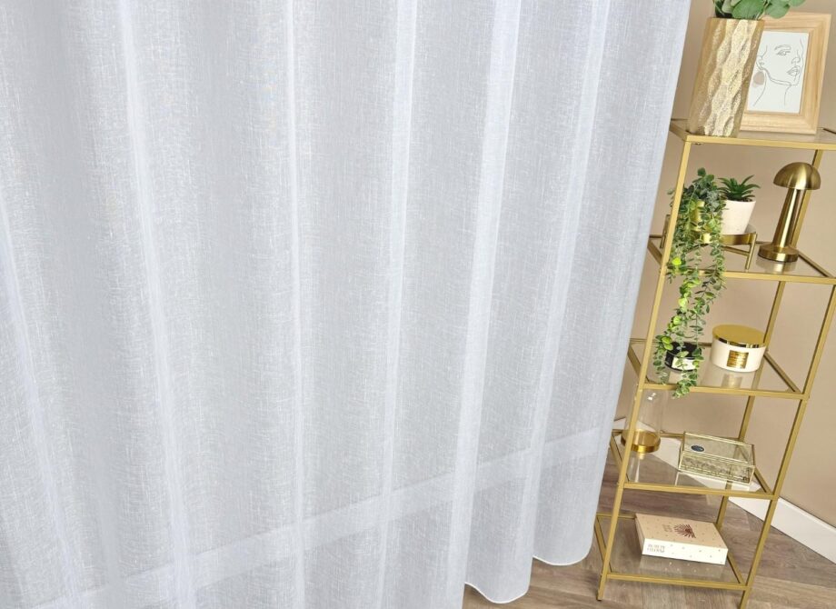 Firana na okno balkonowe – sprawdź ofertę Tekstylier